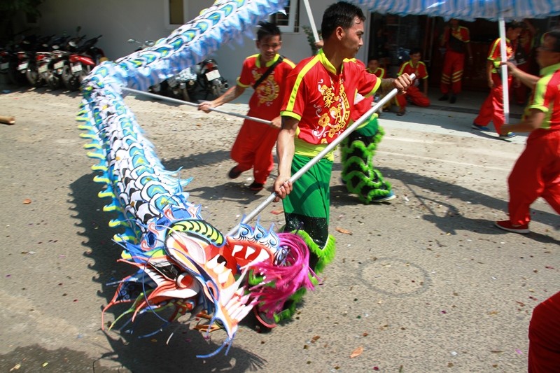 Người Sài Gòn múa lân, rồng cầu tài lộc đầu năm mới - ảnh 14